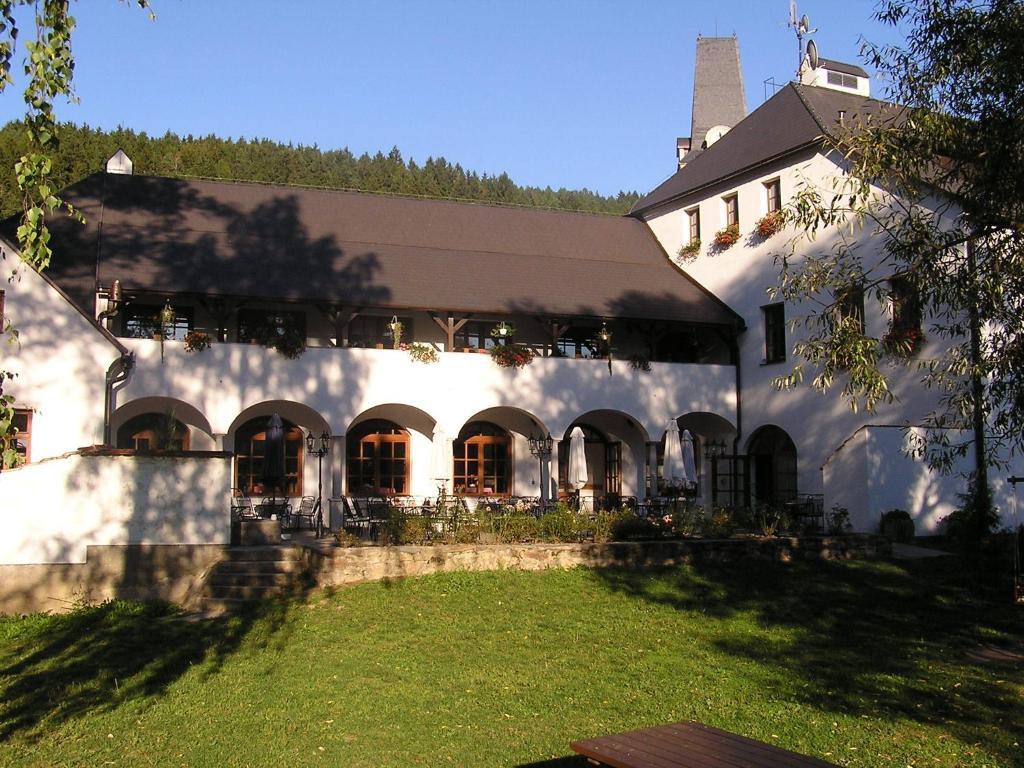 Růže 3* Rožmberk nad Vltavou